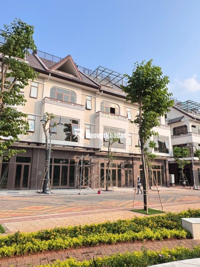  Cần bán shophouse vị trí đẹp, trục chính TTTM, 2 mặt tiền, diện tích 368m², giá đầu tư